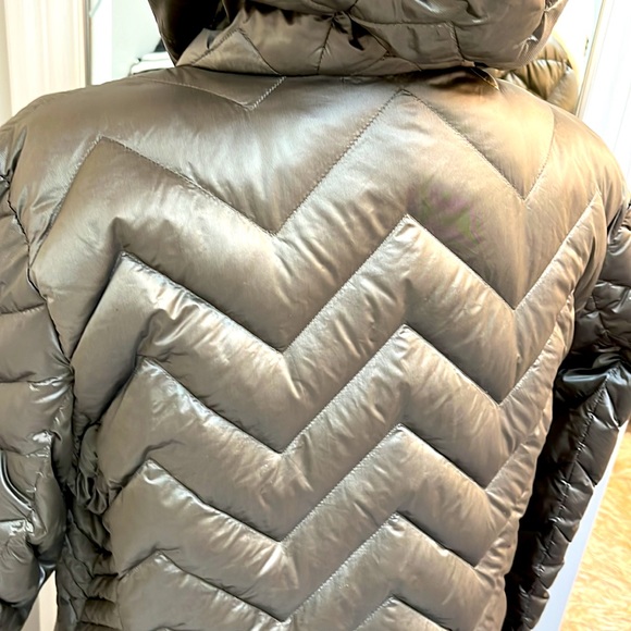 Michael Kors Down Filled light Weight Coat - Picture 6 of 9